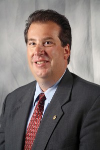 Dan Thoma Headshot